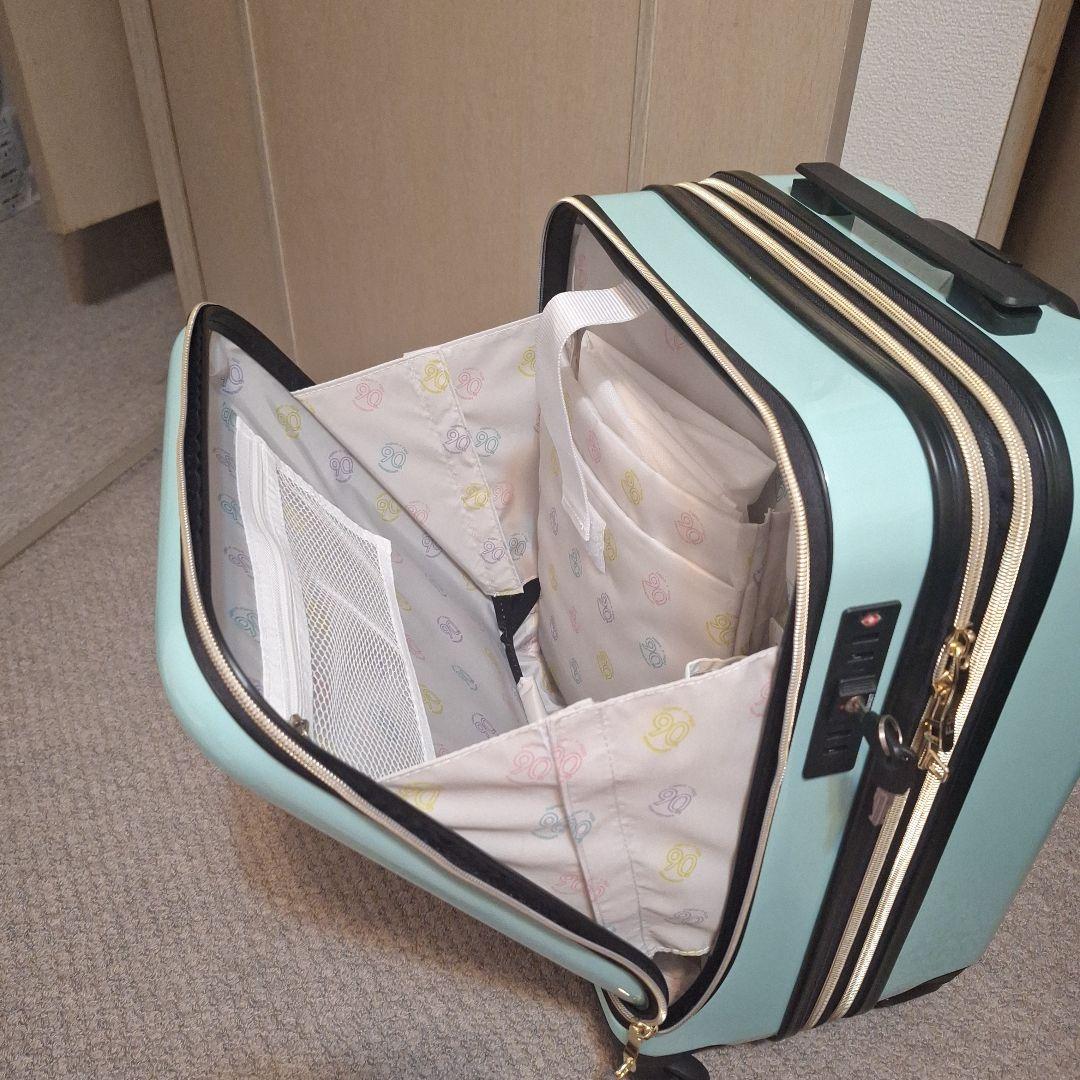 藤子不二雄90周年記念 ミントグリーンキャリーケース