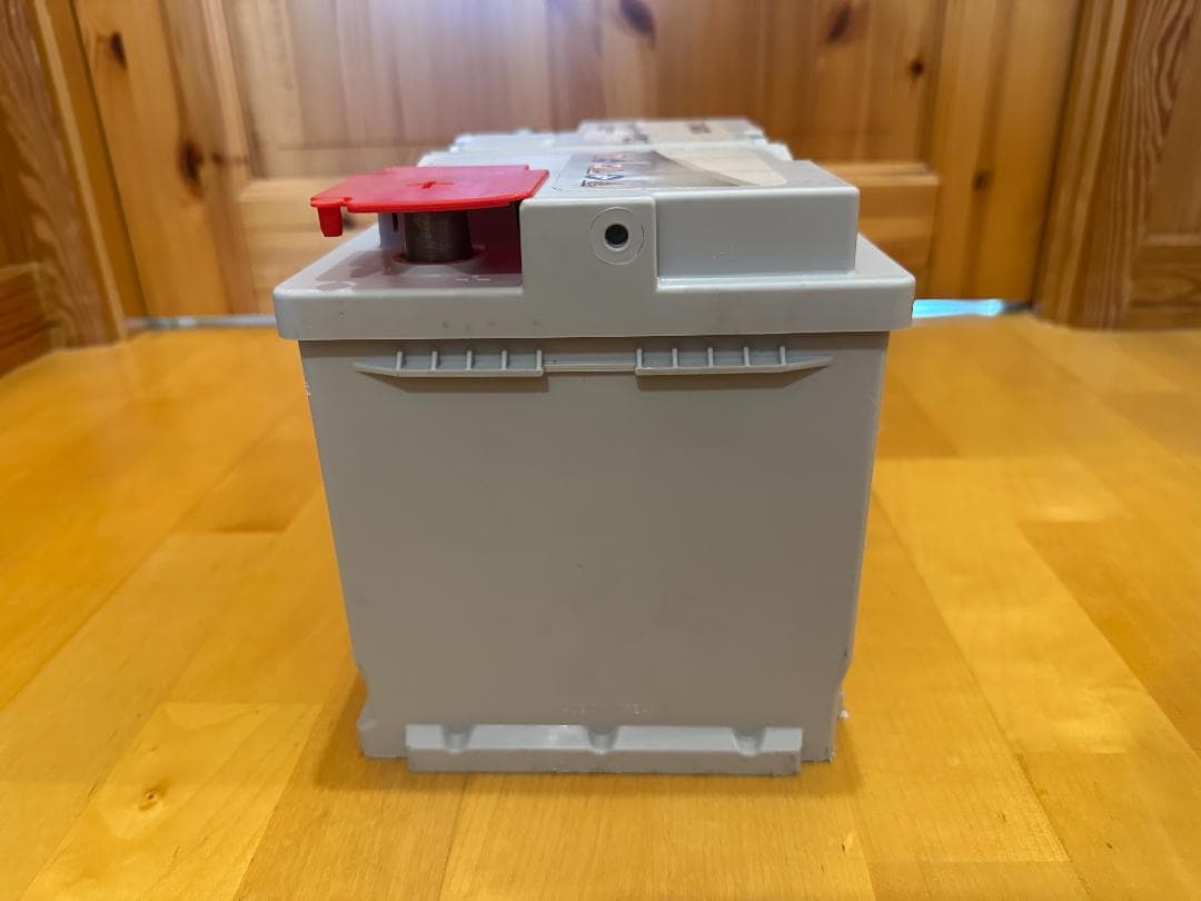 未使用 VARTA カーバッテリー LN3 570 901 076