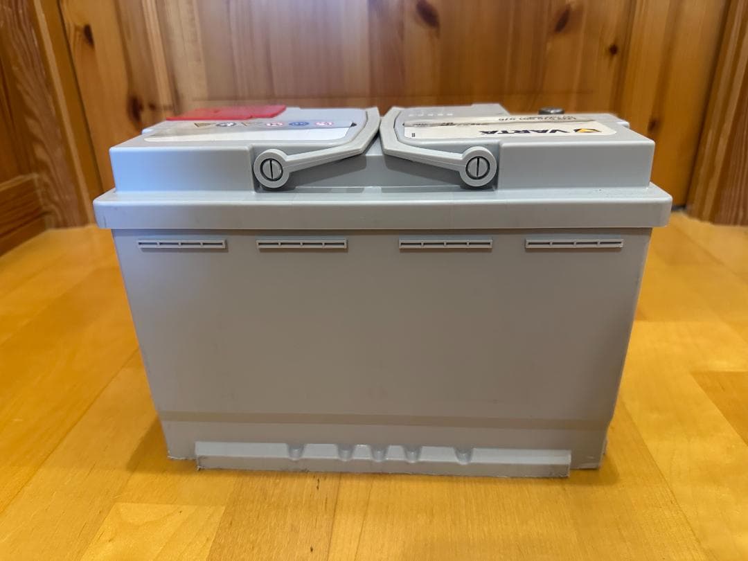 未使用 VARTA カーバッテリー LN3 570 901 076