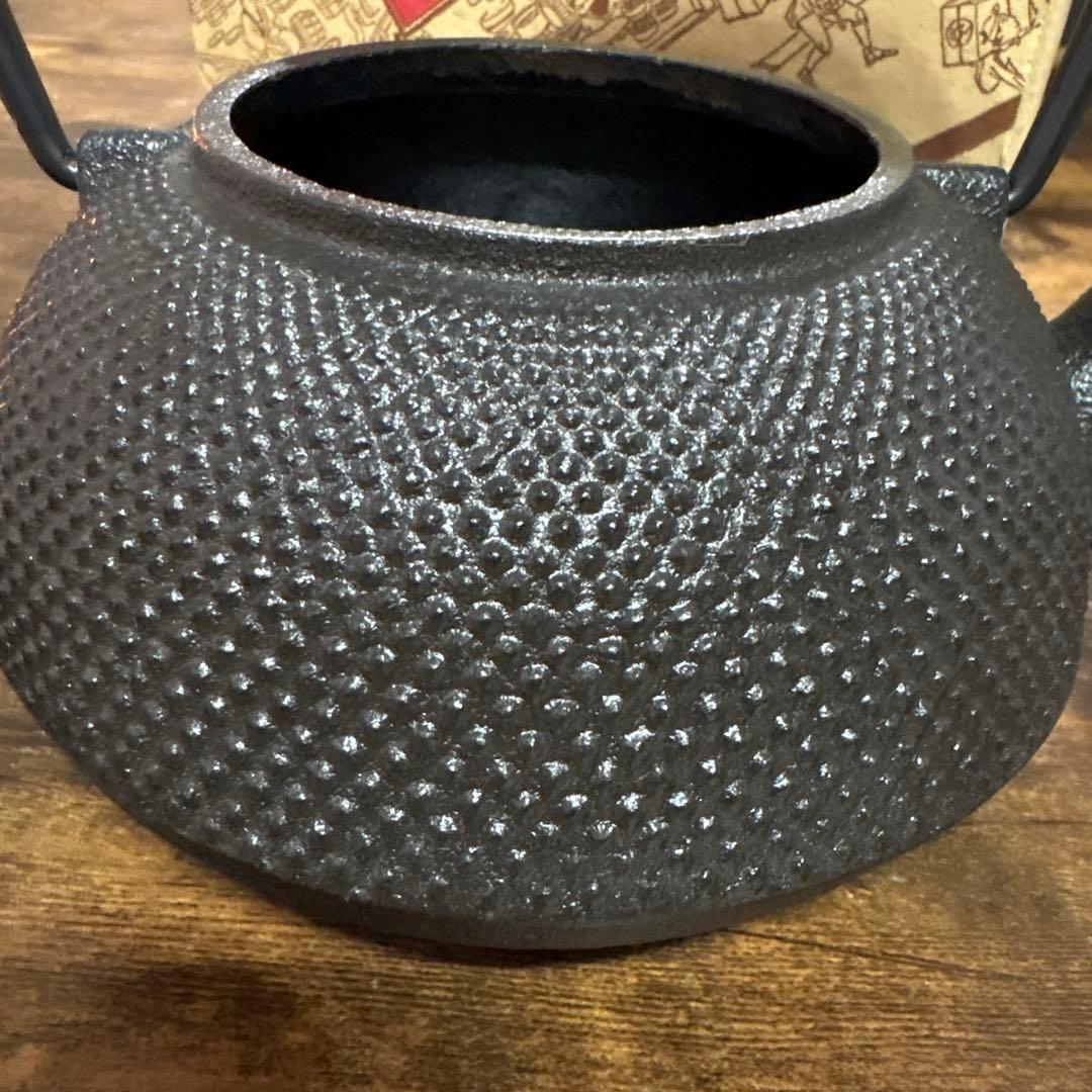 南部鉄器1.1ℓ 池永鉄工製　箱付き　鉄瓶　南部アラレ　IH対応