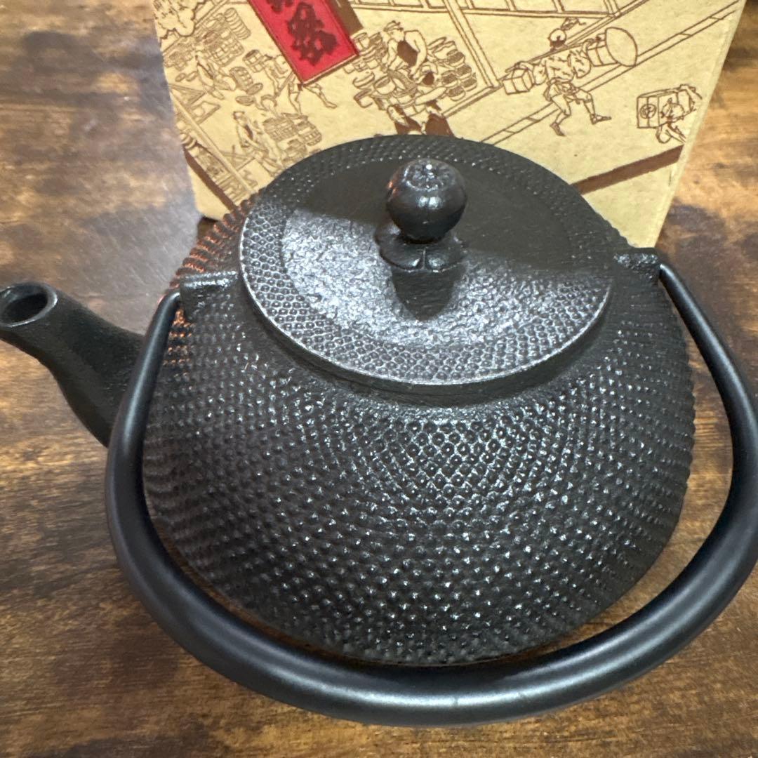 南部鉄器1.1ℓ 池永鉄工製　箱付き　鉄瓶　南部アラレ　IH対応