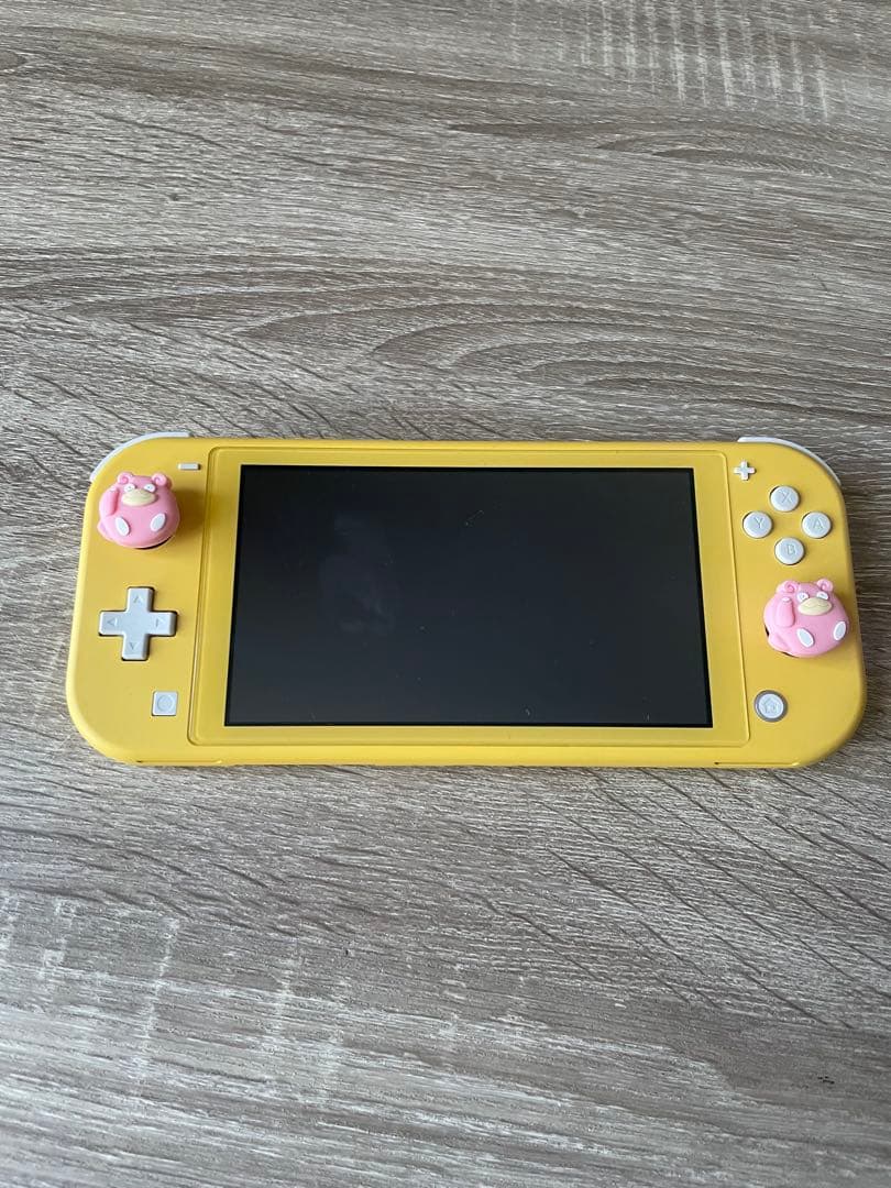 Nintendo Switch Lite イエロー ポケモンカバー付き