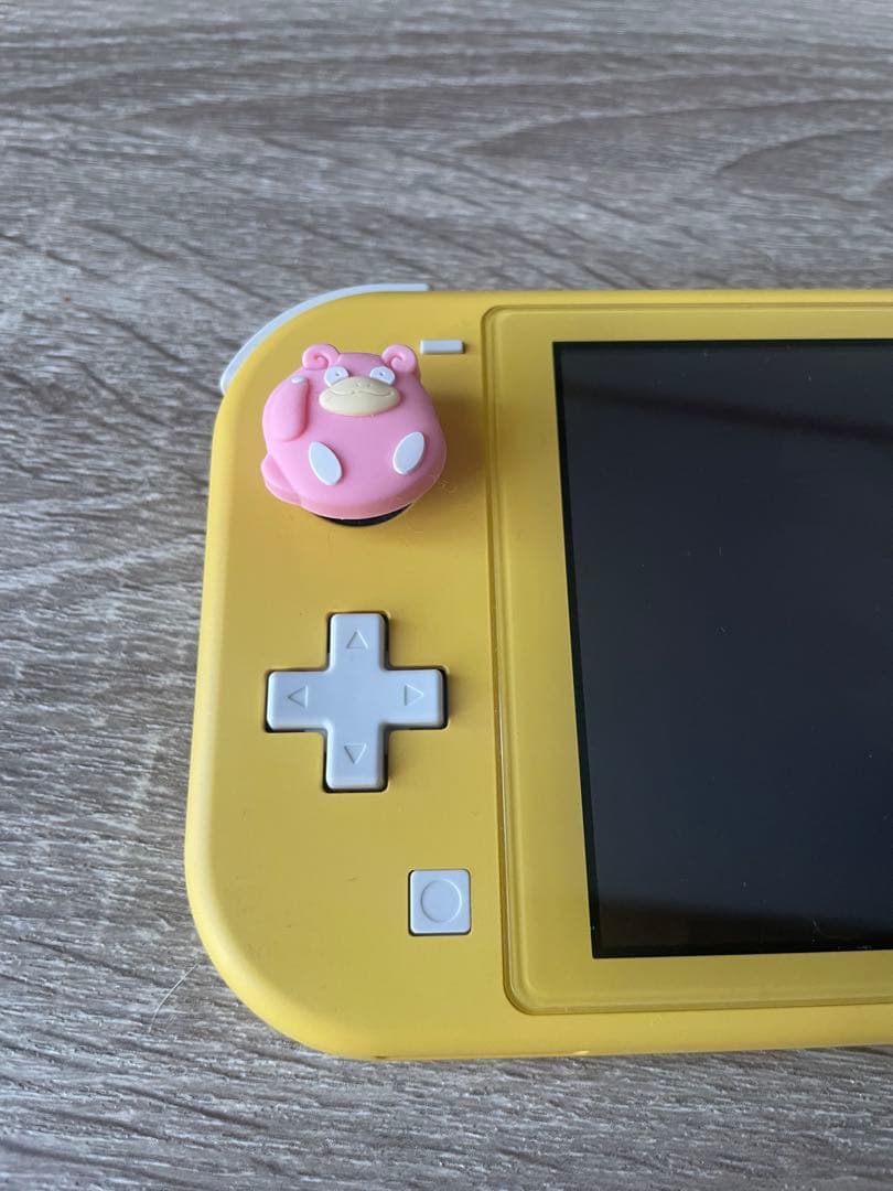 Nintendo Switch Lite イエロー ポケモンカバー付き