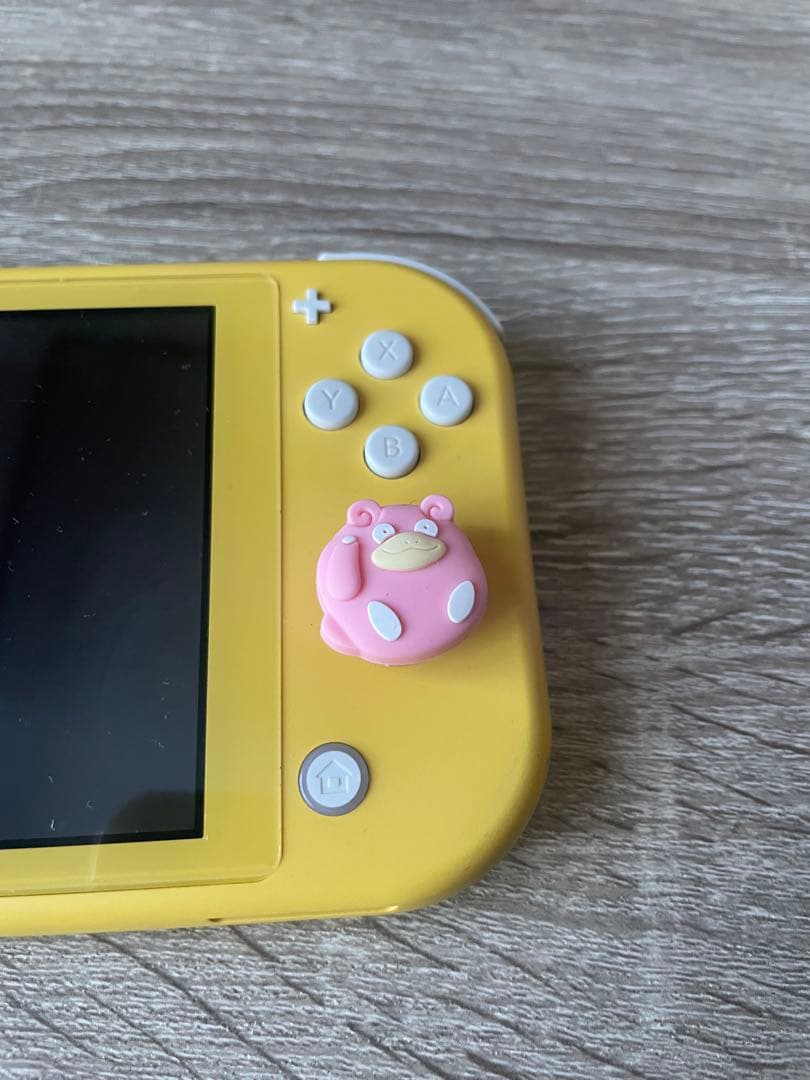 Nintendo Switch Lite イエロー ポケモンカバー付き