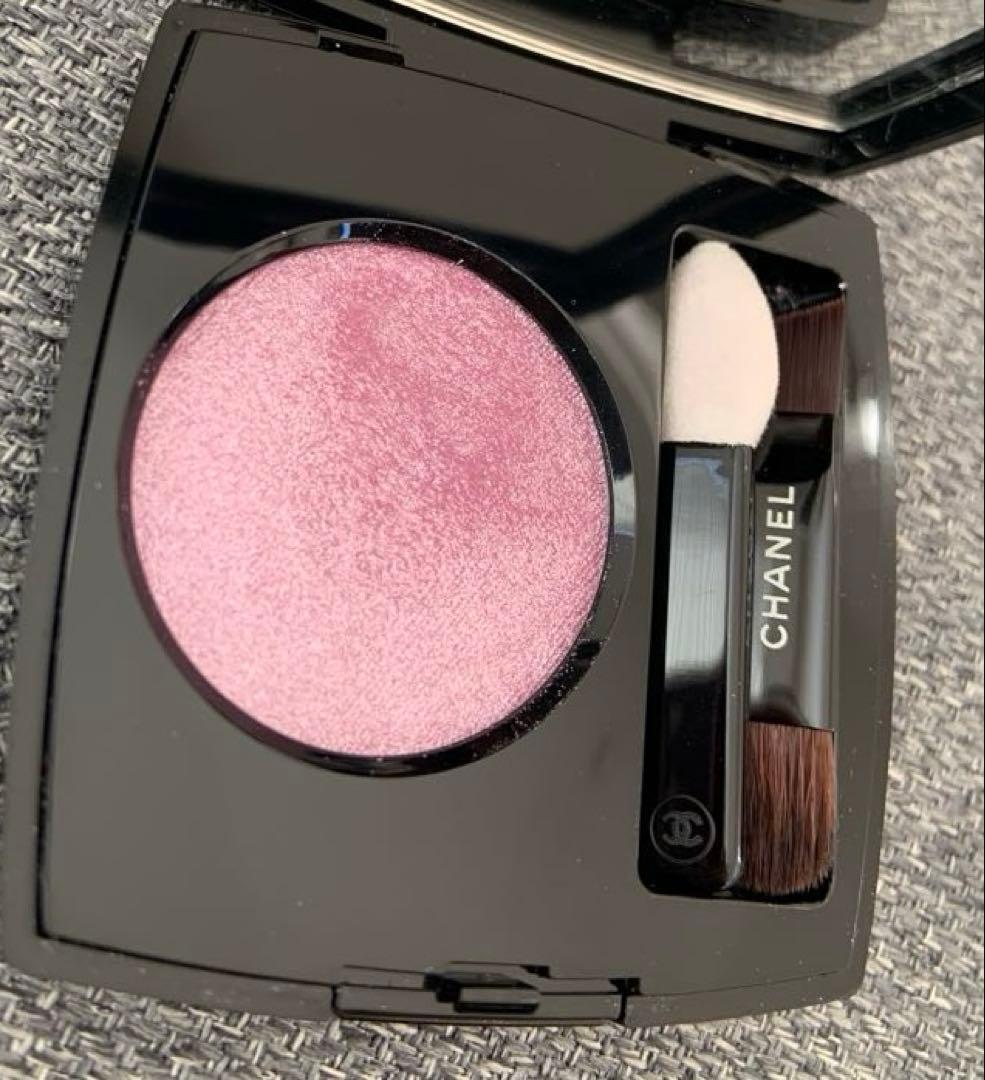 限定品　CHANEL アイシャドウ 250 モーヴ シュクレ
