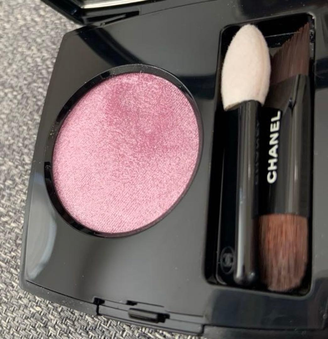 限定品　CHANEL アイシャドウ 250 モーヴ シュクレ