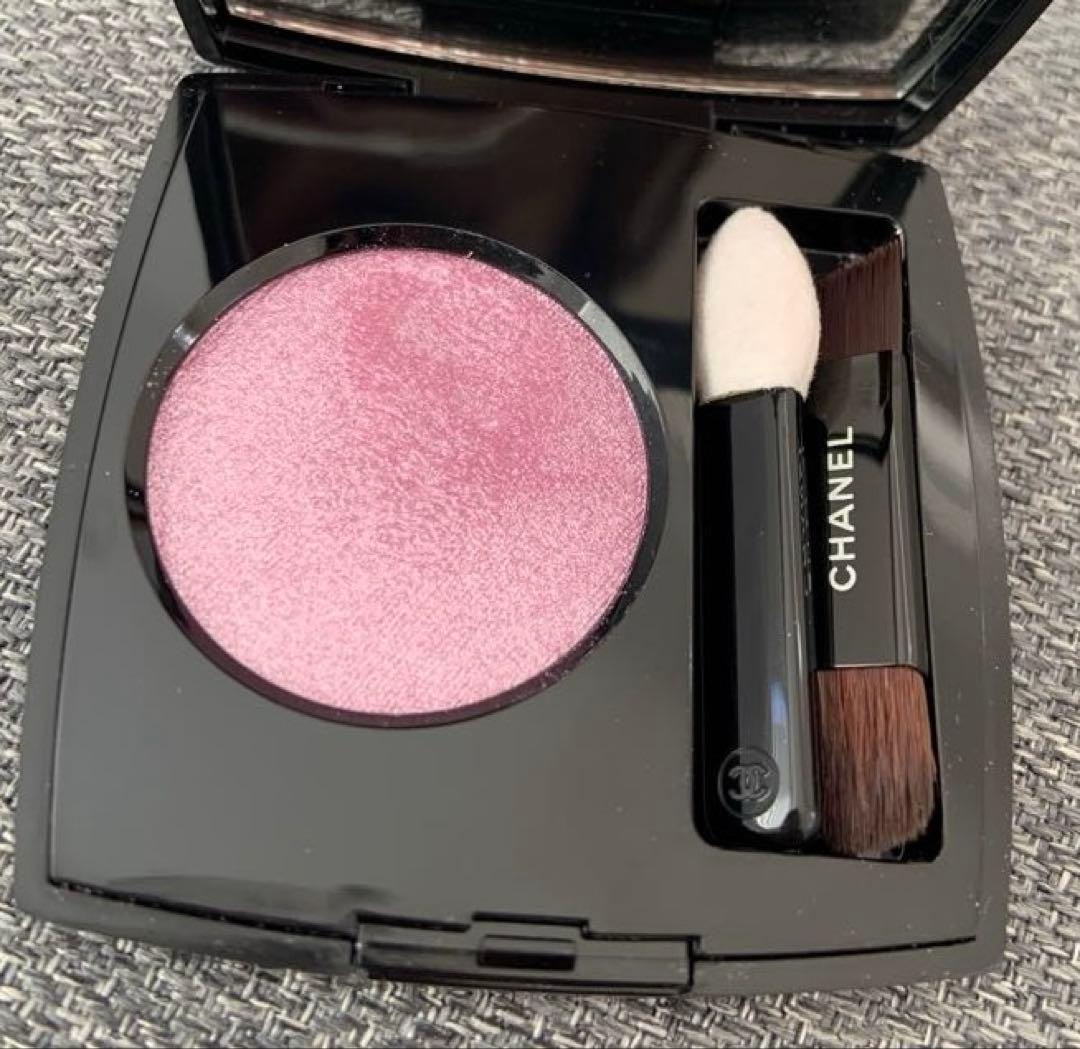 限定品　CHANEL アイシャドウ 250 モーヴ シュクレ