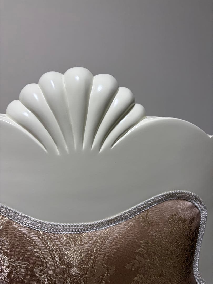 4.クラシック ホワイト ダイニングチェア　美品　4脚持っています。