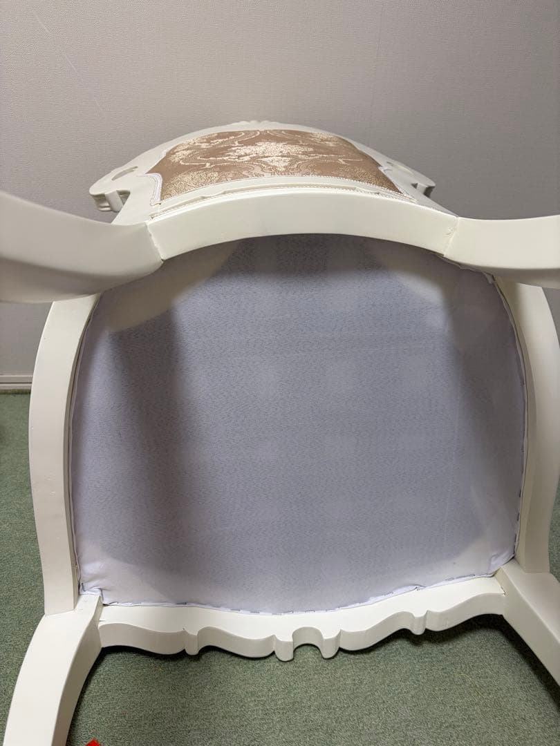 4.クラシック ホワイト ダイニングチェア　美品　4脚持っています。