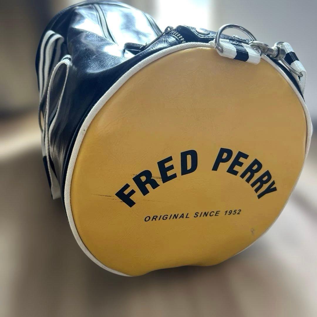 FRED PERRY 　フレッドペリー バレルバック ボストンバッグ ブラック