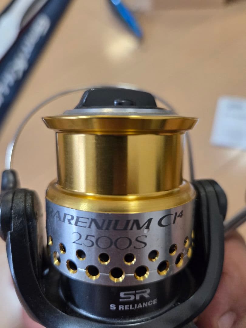シマノ レアニウムC14 2500S スピニングリール