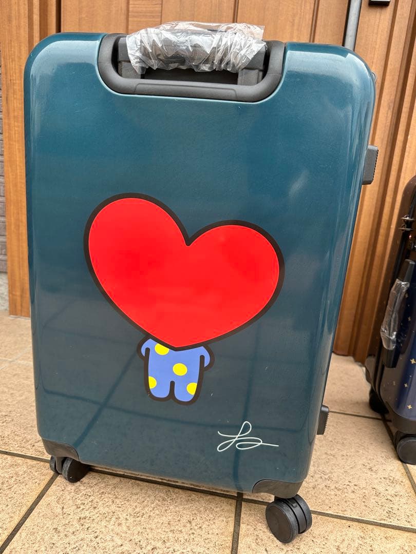 新品未使用 bt21 スーツケース キャリーケースTATA　24インチ