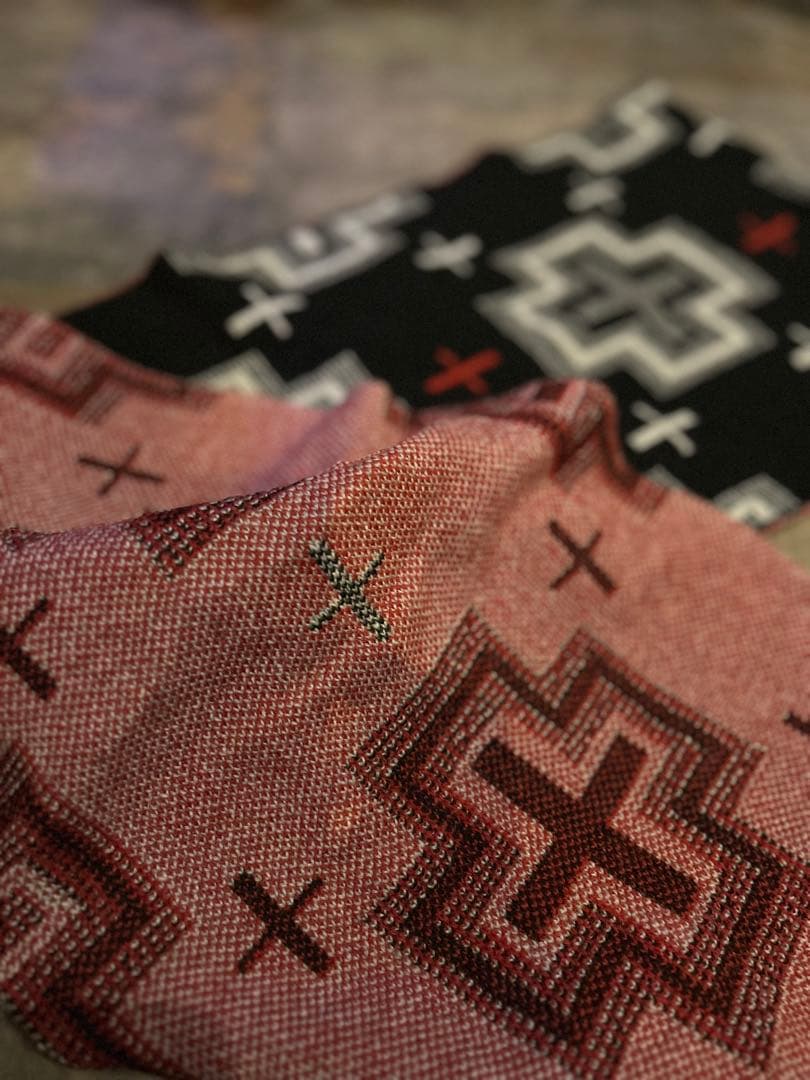 RATS ラッツ　クロス柄　マフラー　新品　黒