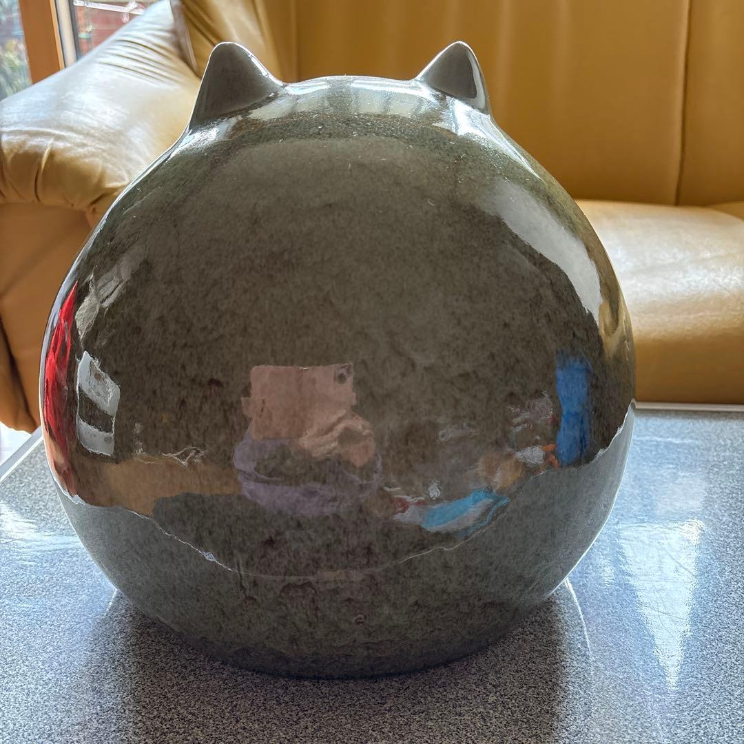 笑顔の可愛い大きな陶器の猫の置物 27×27cm