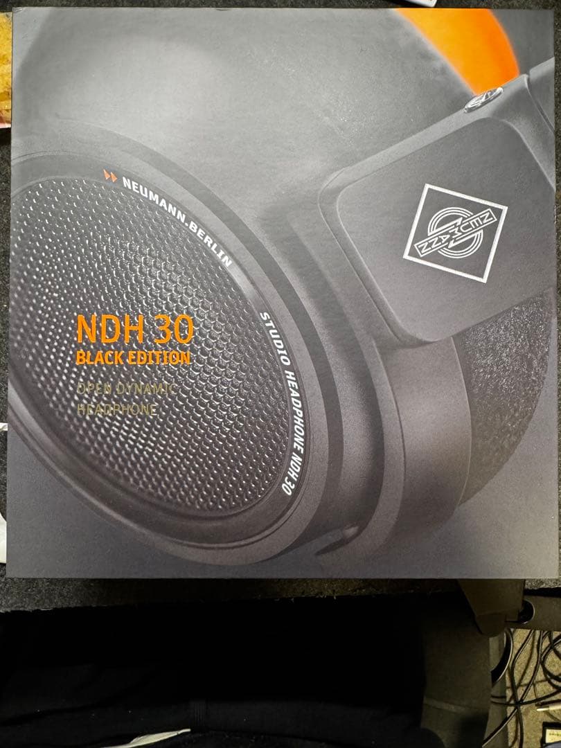 ヘッドホン Neumann NDH30