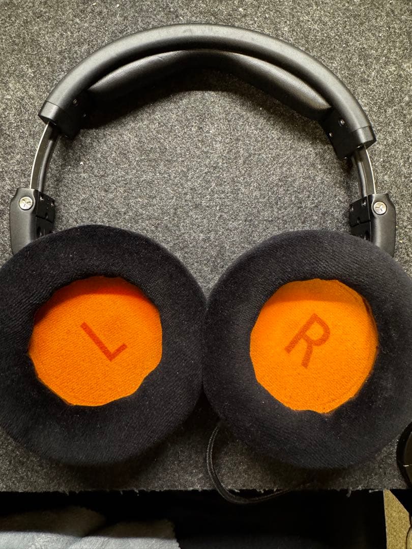 ヘッドホン Neumann NDH30