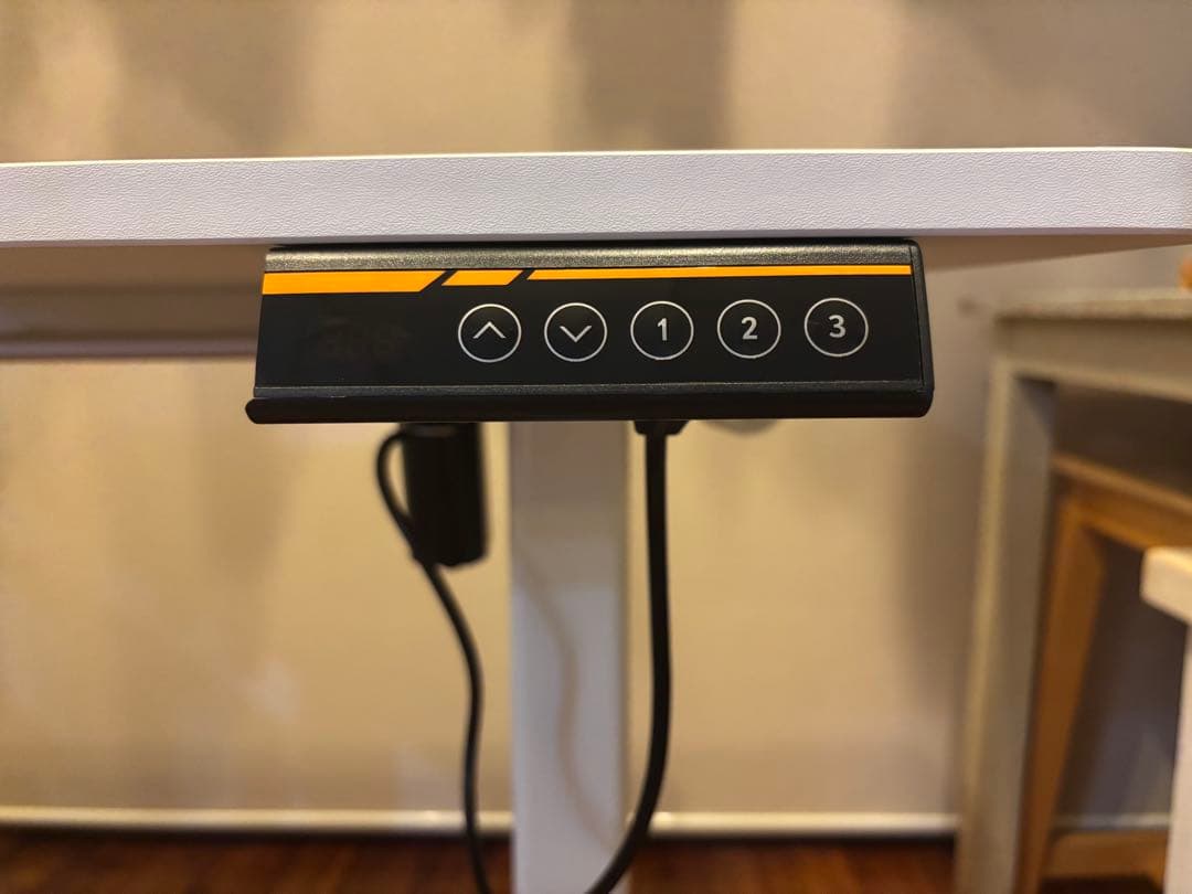 Claiks 電動昇降式デスク　ホワイト　高さ72cm-118cm