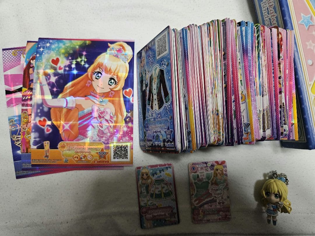 楽一番公式アカウント95さま専用　アイカツカード大量(R.PR含)　バインダー