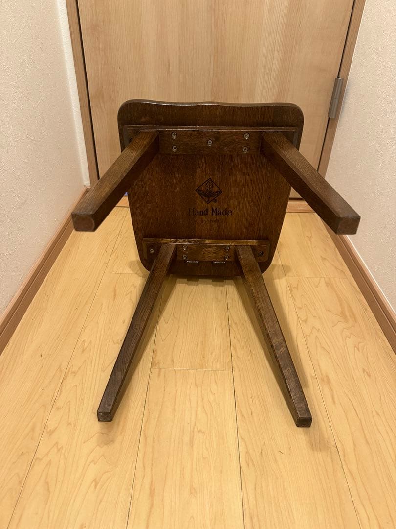 Knock on wood イス