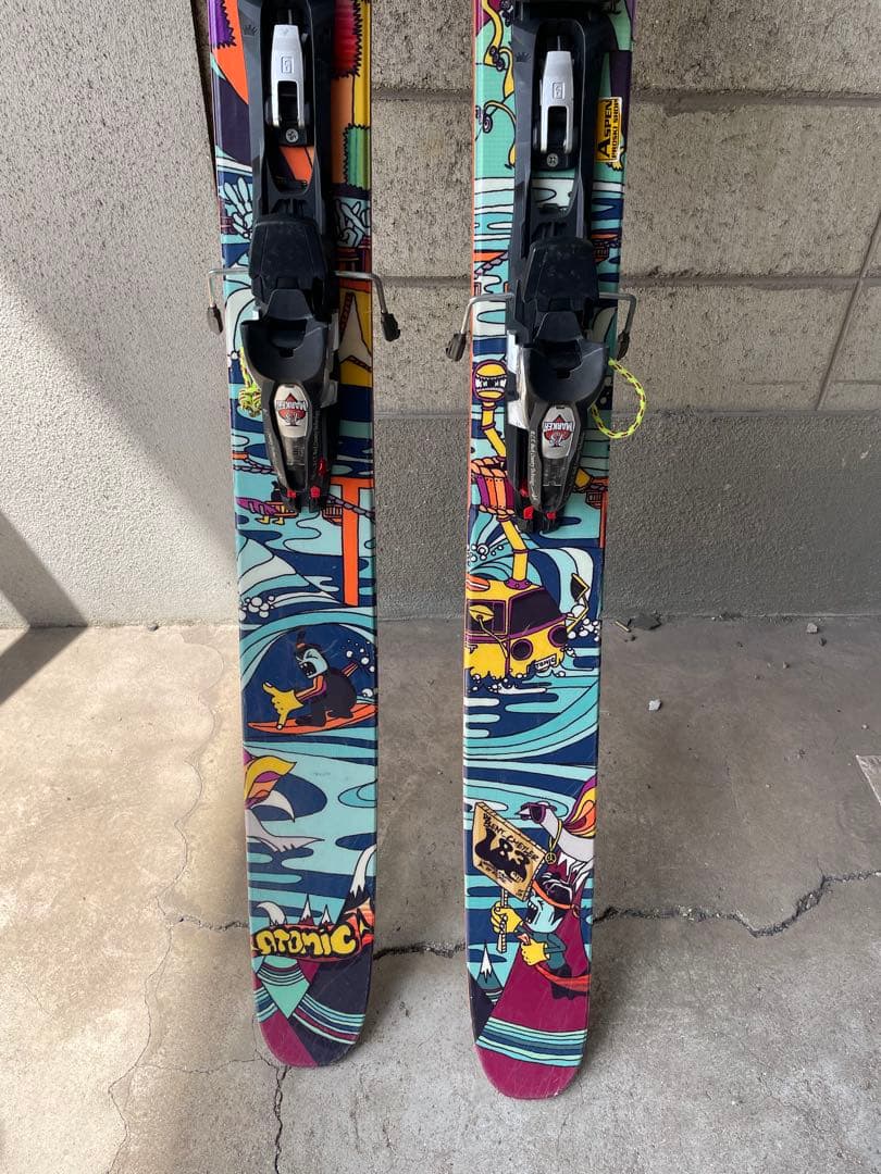 最終値下げ　Atomic ベンチェトラ-スキー板 ロッカーカラフルデザイン