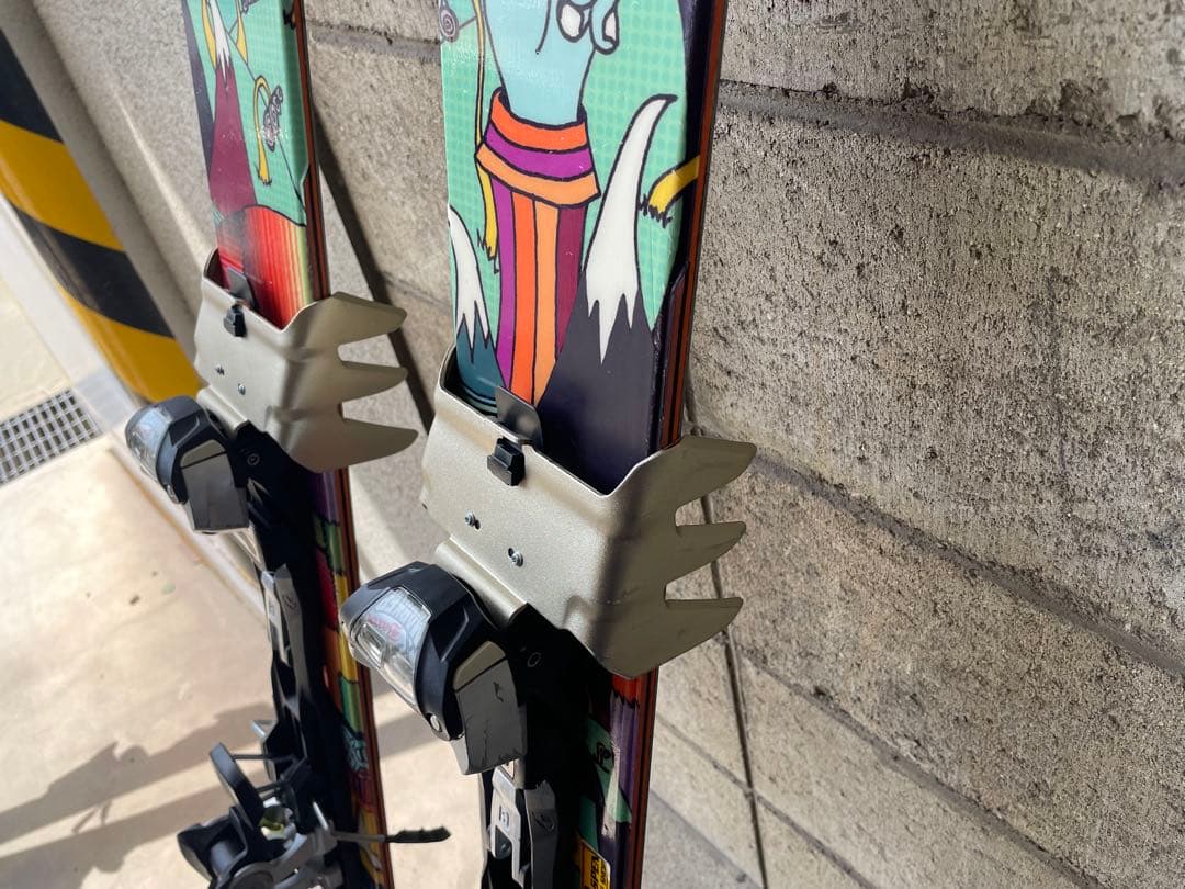 最終値下げ　Atomic ベンチェトラ-スキー板 ロッカーカラフルデザイン