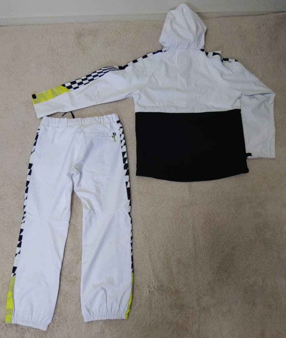 686 スノーボードウェア Mサイズ　上下セット