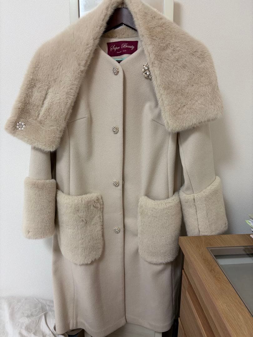 ミーさん　専用になります スーパービューティ　ファー付きベージュコート