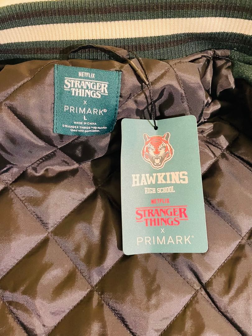 や*ぬ様 プライマーク ストレンジャーシングス スタジャン stranger t