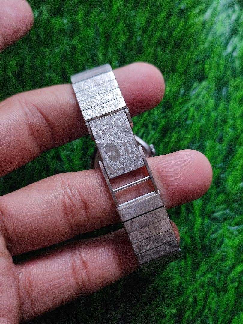 CYMA ホワイトゴールドメッキ、ユニークなエッチングデザイン