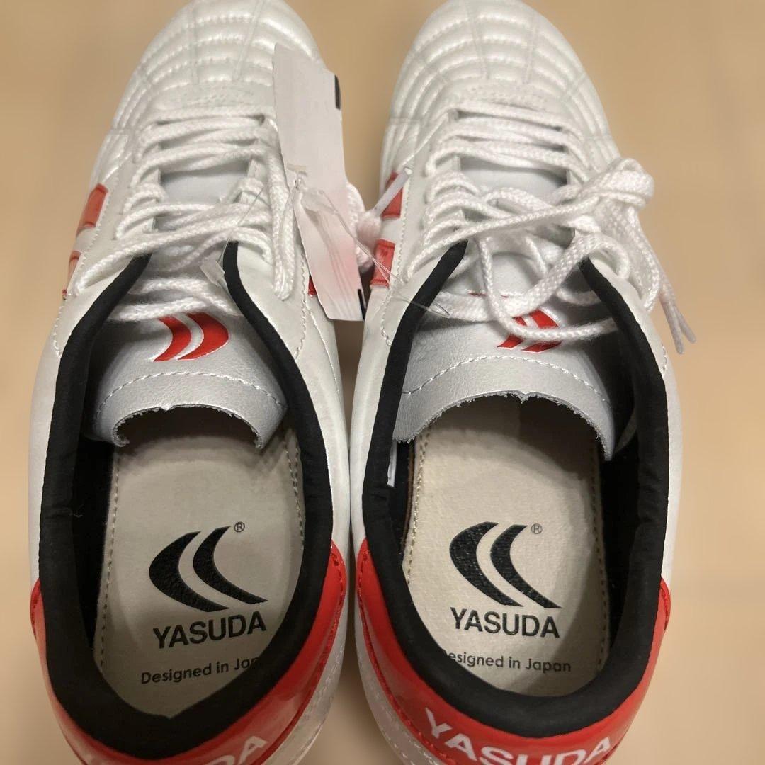 りこ　YASUDA サッカーシューズ ホワイト/レッド