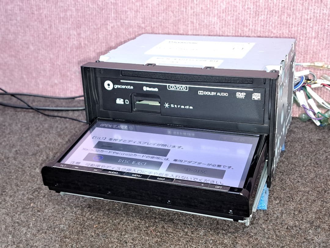 タッチ新品!★Strada CN-RE03D BT対応・DVD・地デジ★動作良好