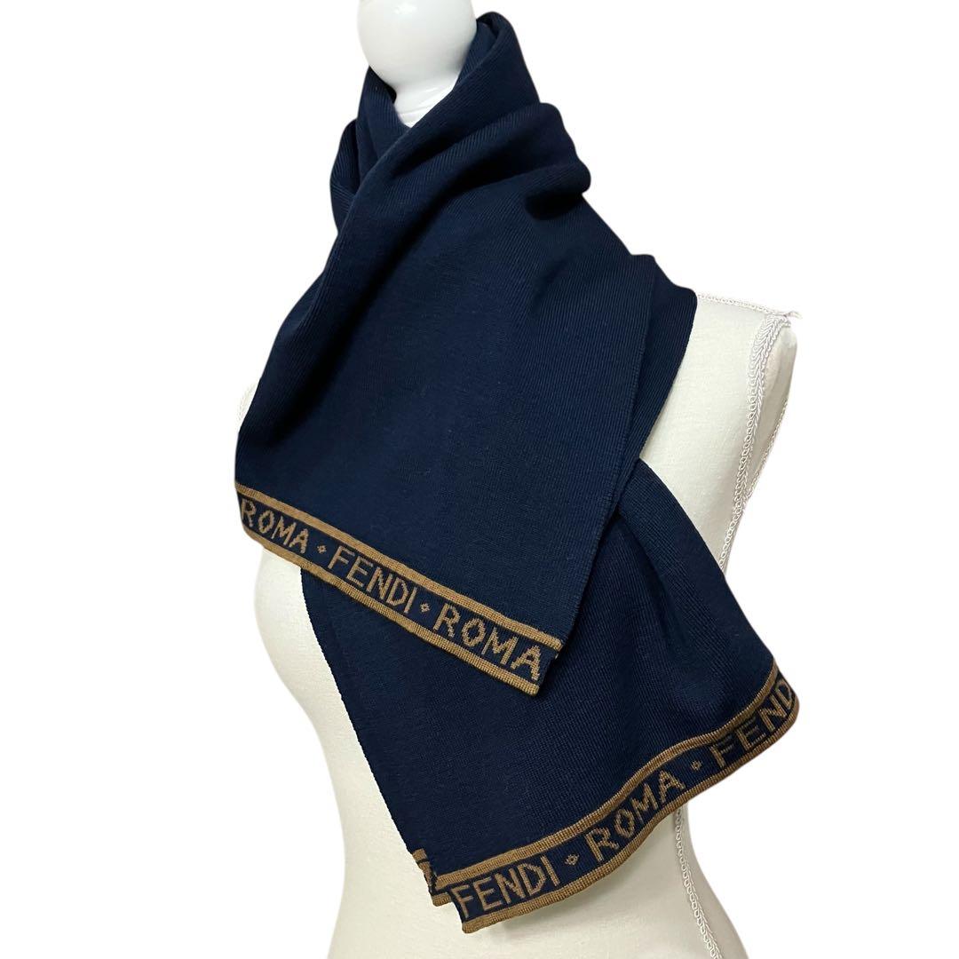 美品❣️希少✨✨FENDI ネイビー ロゴ入りマフラー　ウール100%