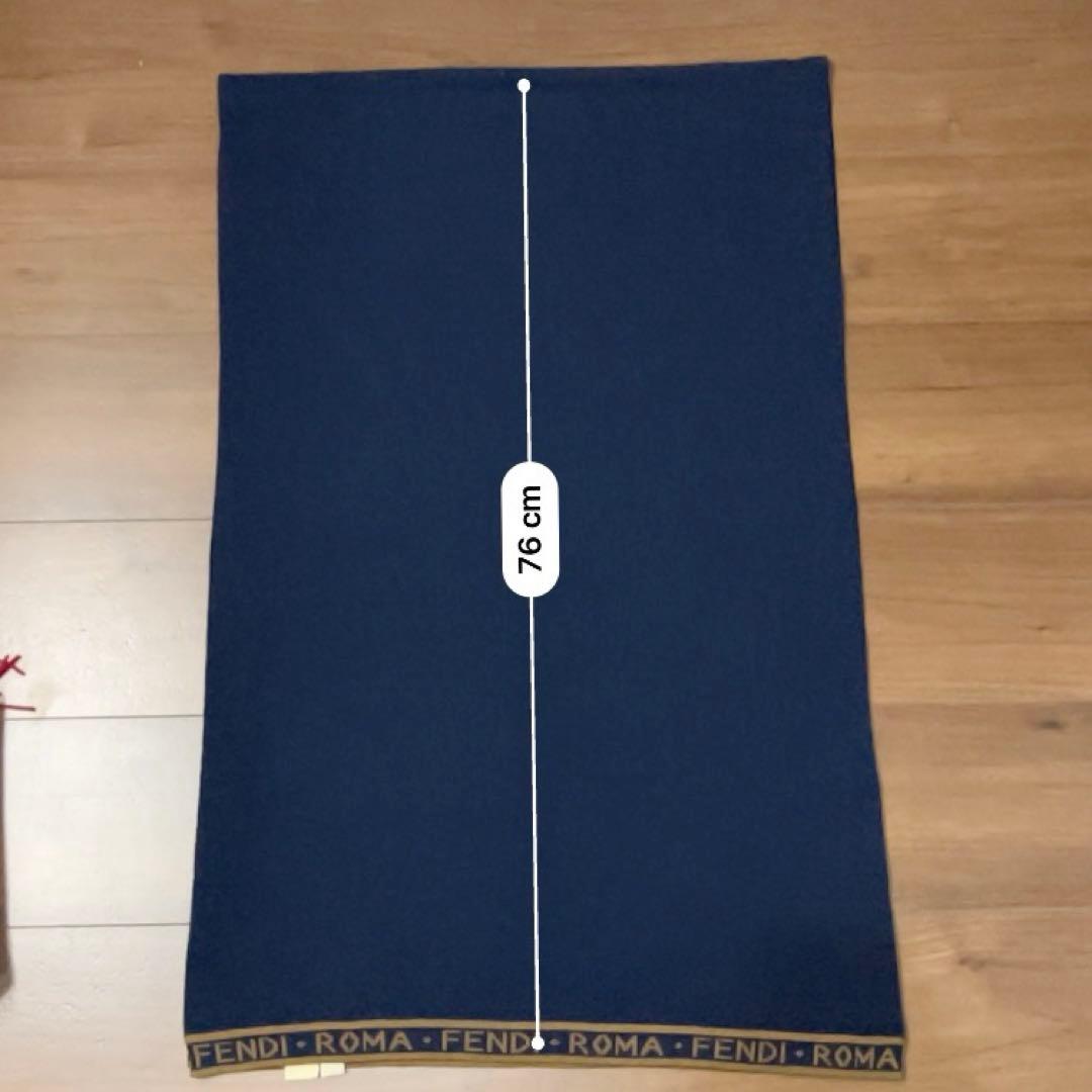 美品❣️希少✨✨FENDI ネイビー ロゴ入りマフラー　ウール100%