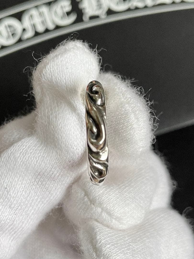 本物　新品未使用品　クロムハーツシルバー スクロールピアス(片耳用)