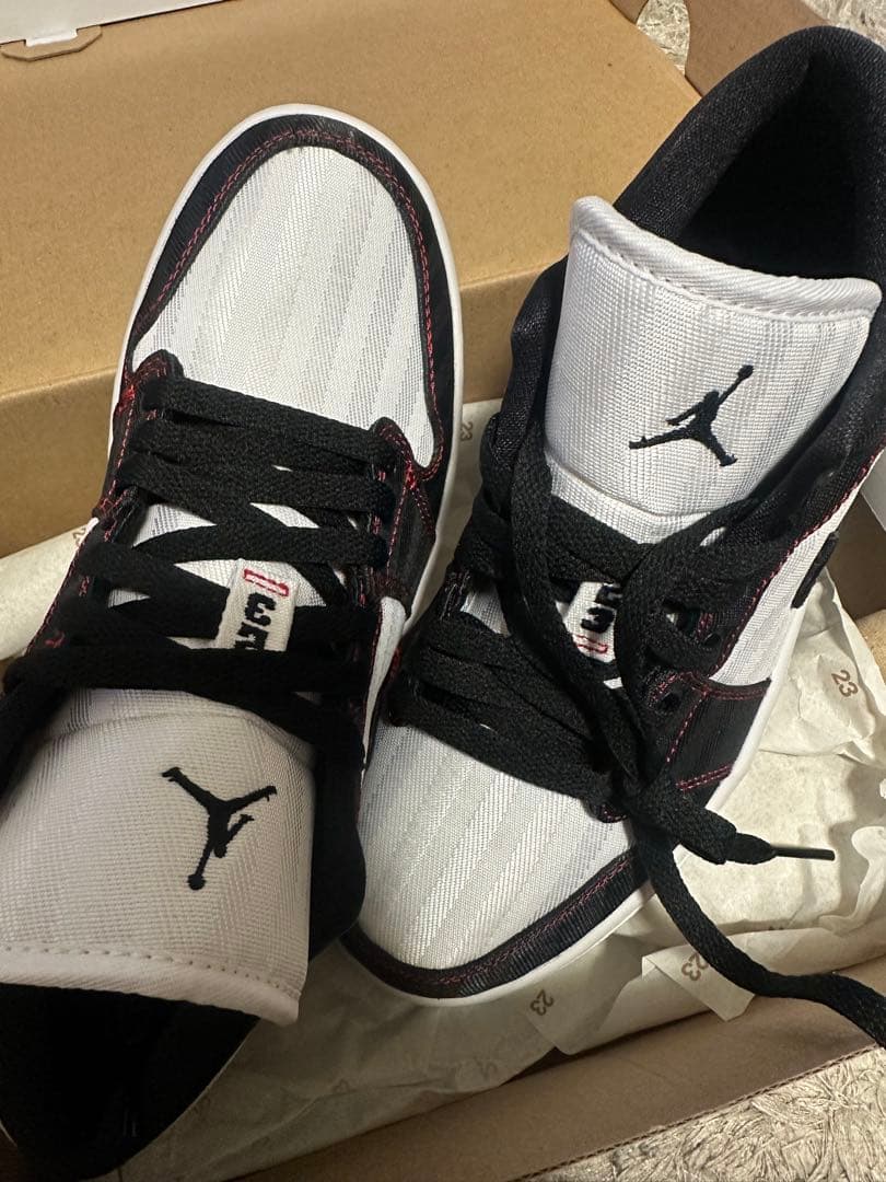 【未使用】Nike Air Jordan 1 Low ホワイト/ブラック/レッド