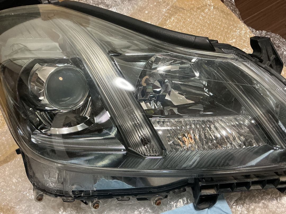 クラウン200系純正ヘッドライト左右