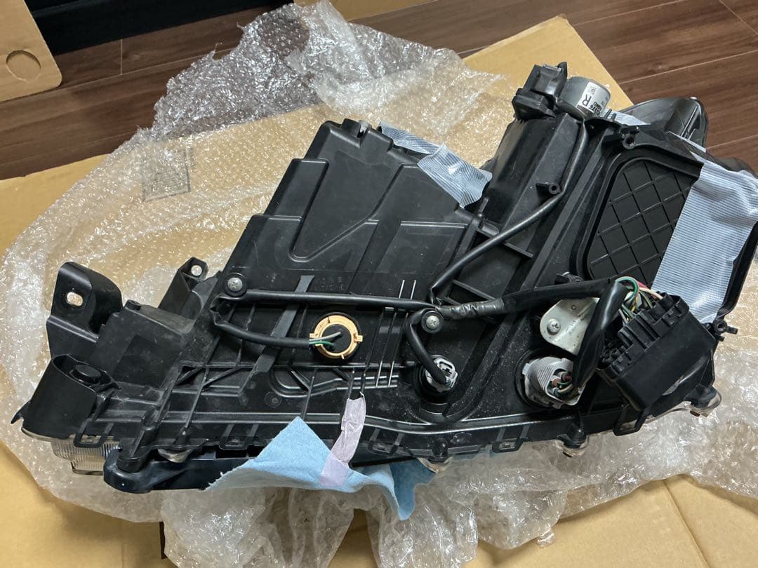 クラウン200系純正ヘッドライト左右