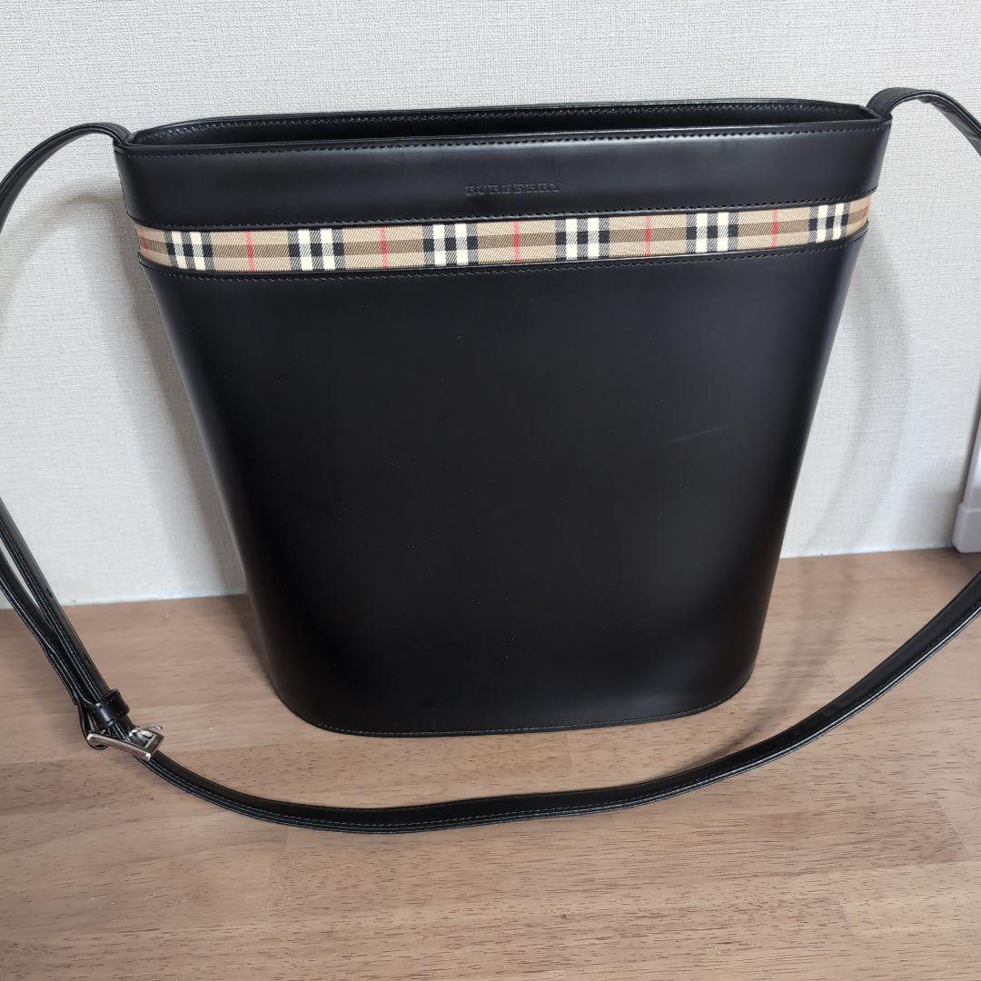 Burberry ショルダーバッグ 黒