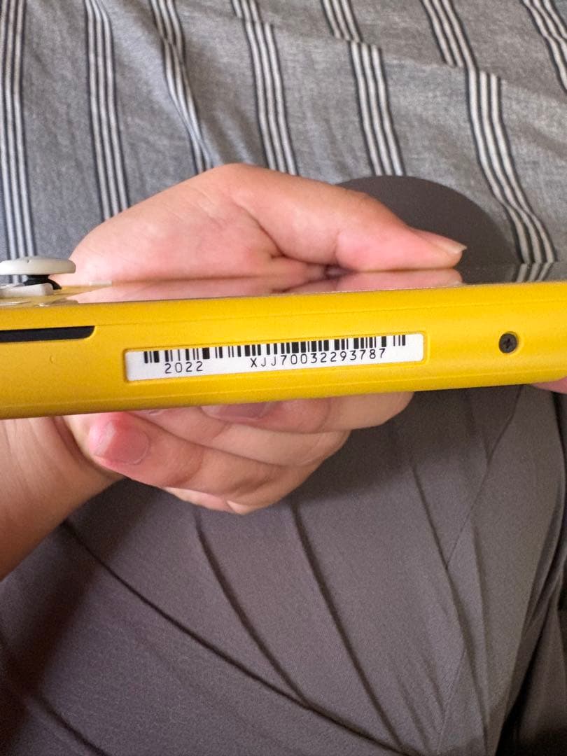 Nintendo Switch Lite イエロー 本体　ソフト2本