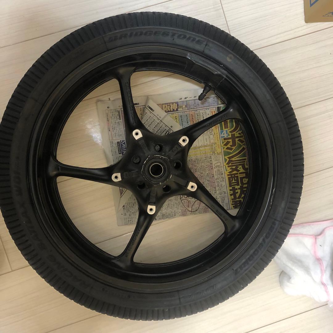 YZF-R6 フロントホイール