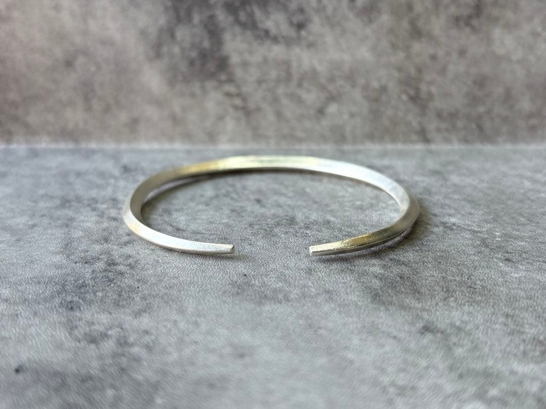 カレンシルバー　バングル　シンプル　ユニセックス