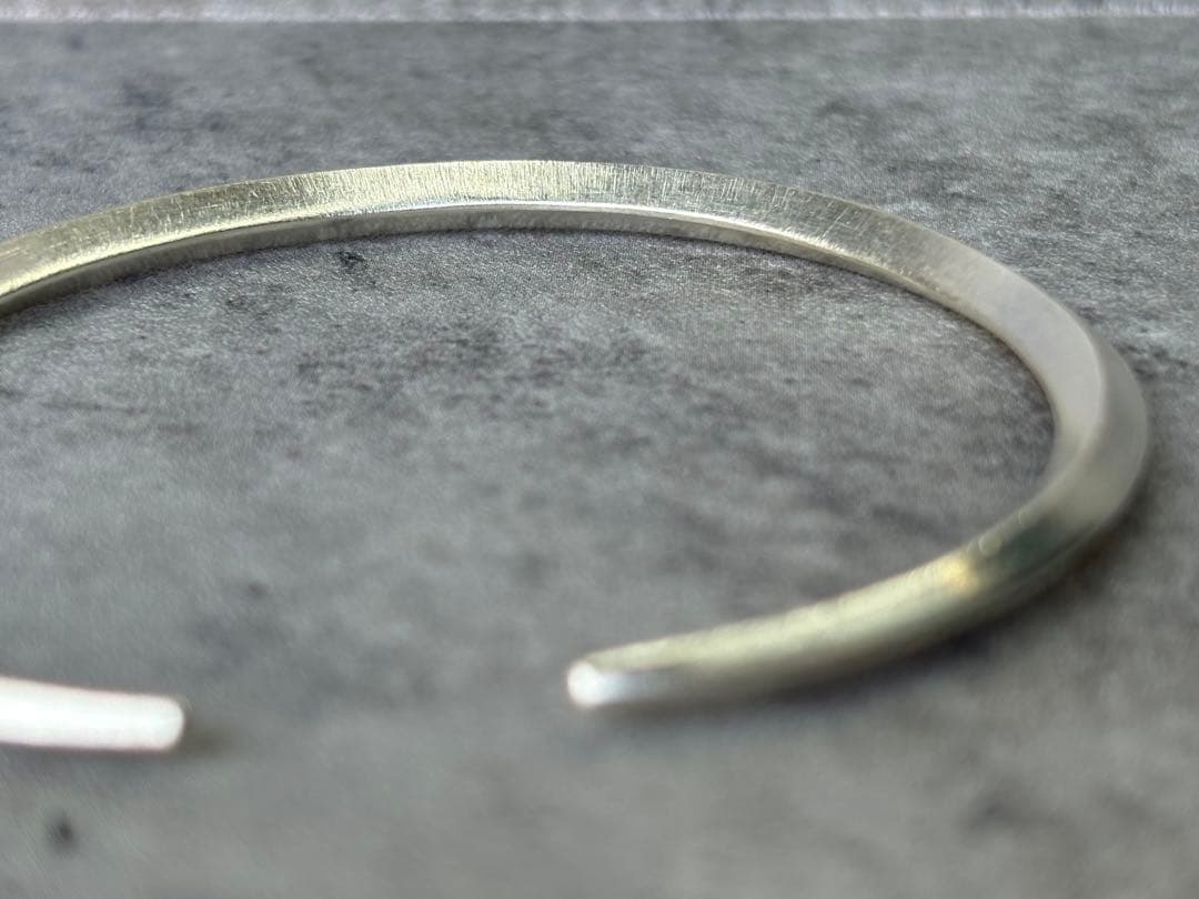 カレンシルバー　バングル　シンプル　ユニセックス