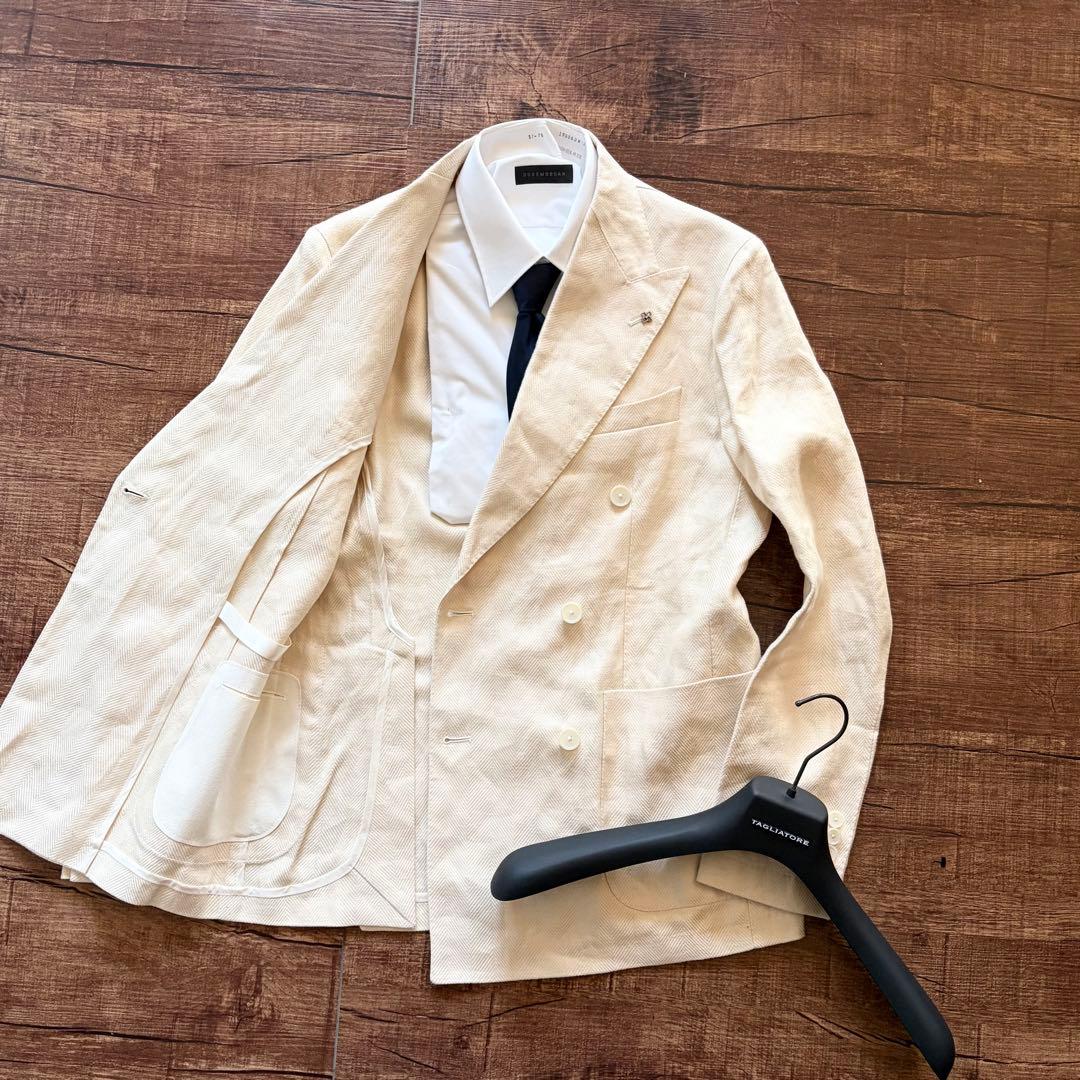 <美品>TAGLIATORE 新ロゴ オフホワイト ダブルジャケット サイズ46