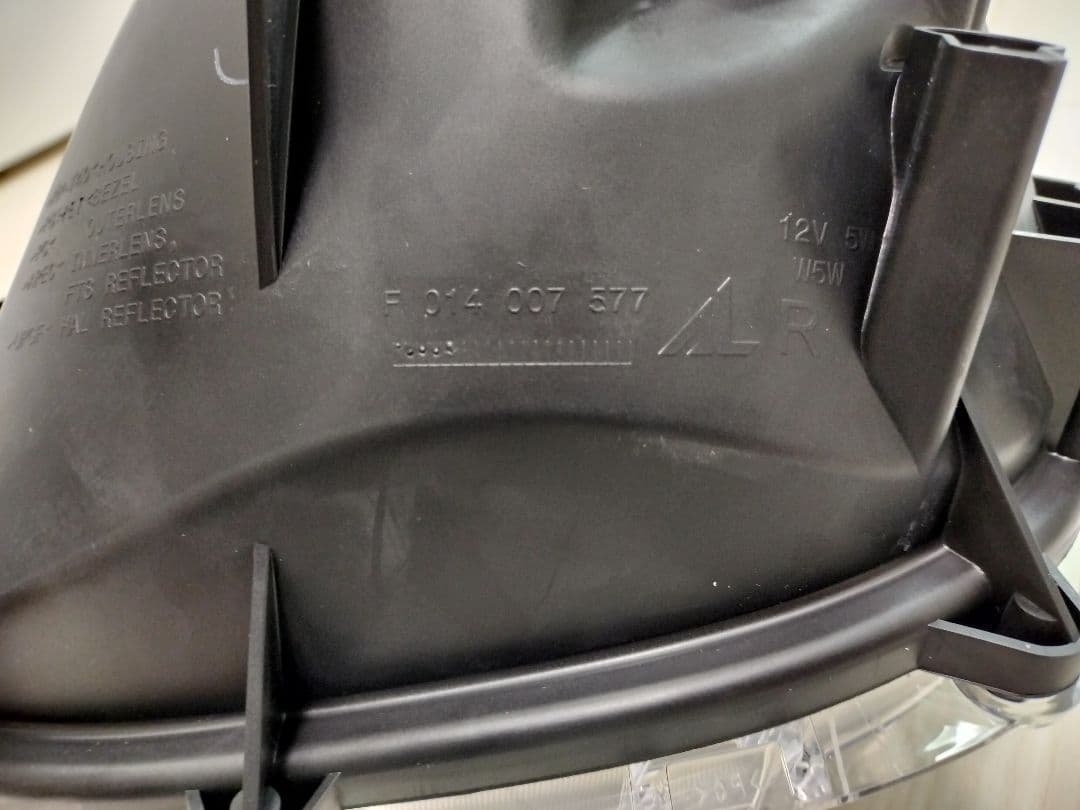 新品未使用　スズキ ラパン 純正ハロゲンヘッドライト 左右