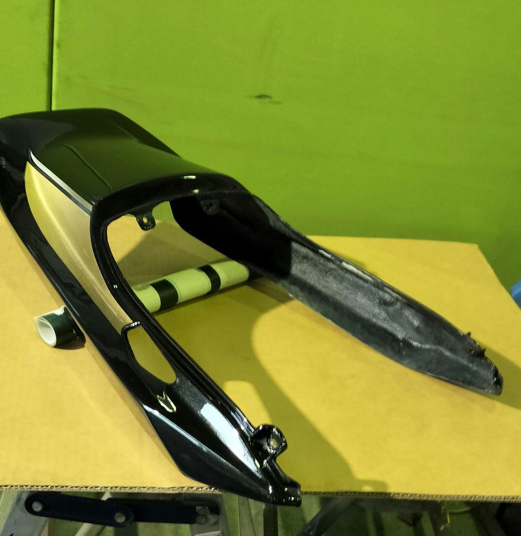 早いもの勝ち！zrx1200ダエグ　VERTIAヴェルティア　ロングテールカウル