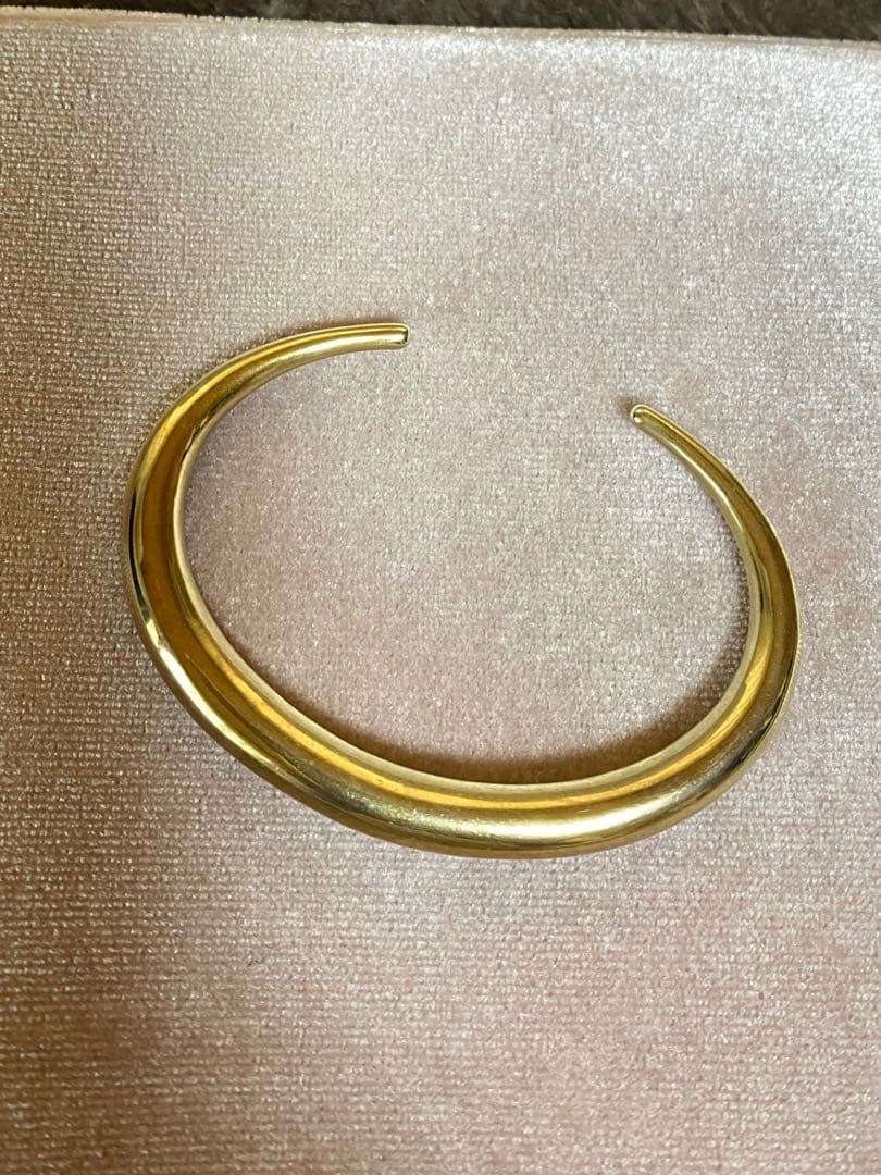 ガブリエラアルティガス INFINITE TUSK CUFF