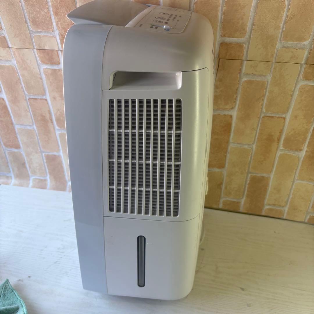 SHARP 除湿機 ホワイト　CM-N100　2021年製