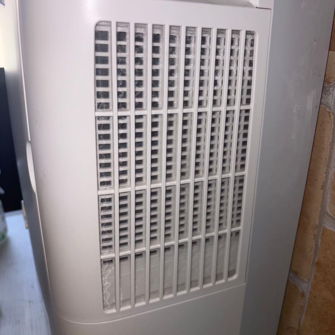 SHARP 除湿機 ホワイト　CM-N100　2021年製