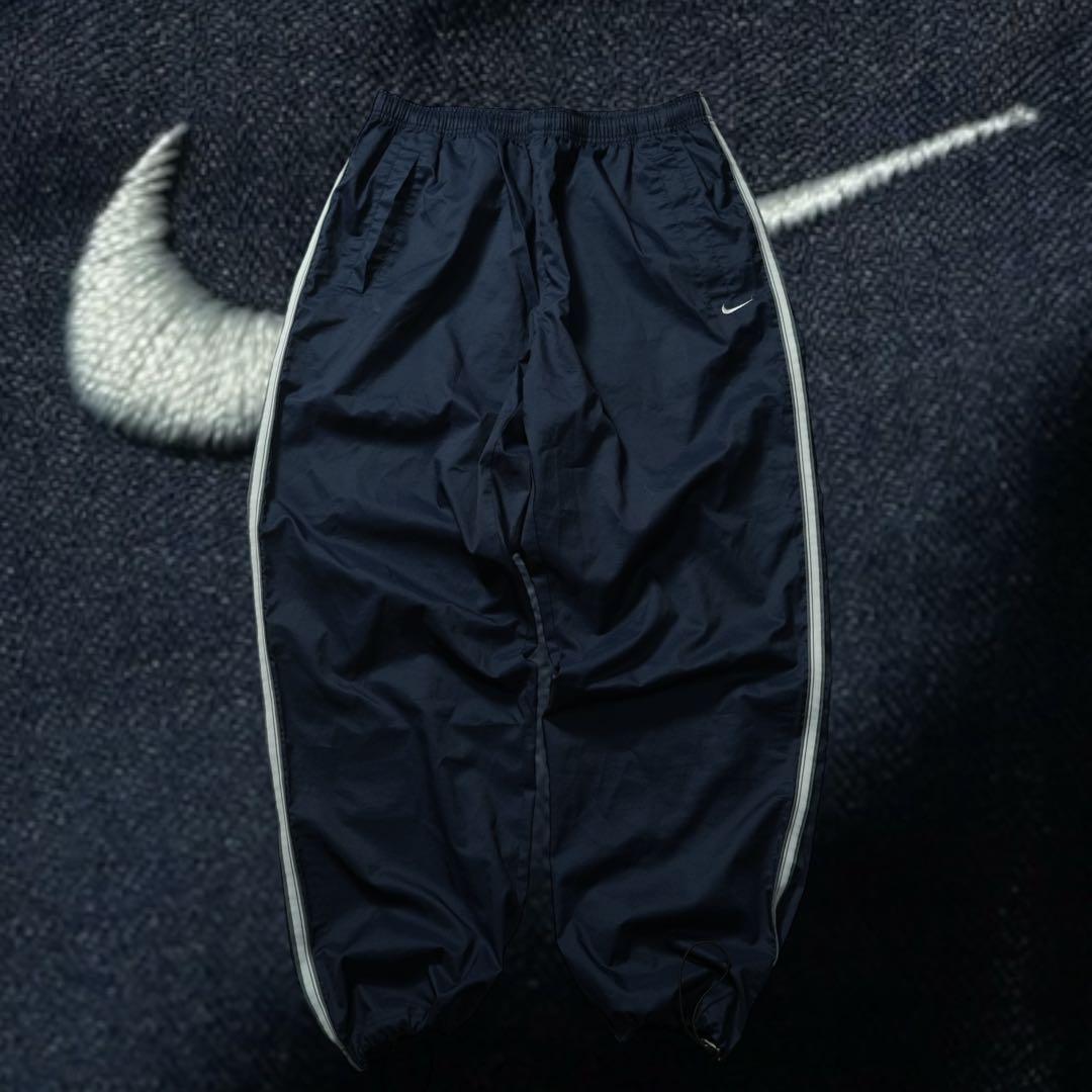 ジ*)様 00s NIKE バギー ナイロンパンツ サイドライン ネイビー y2