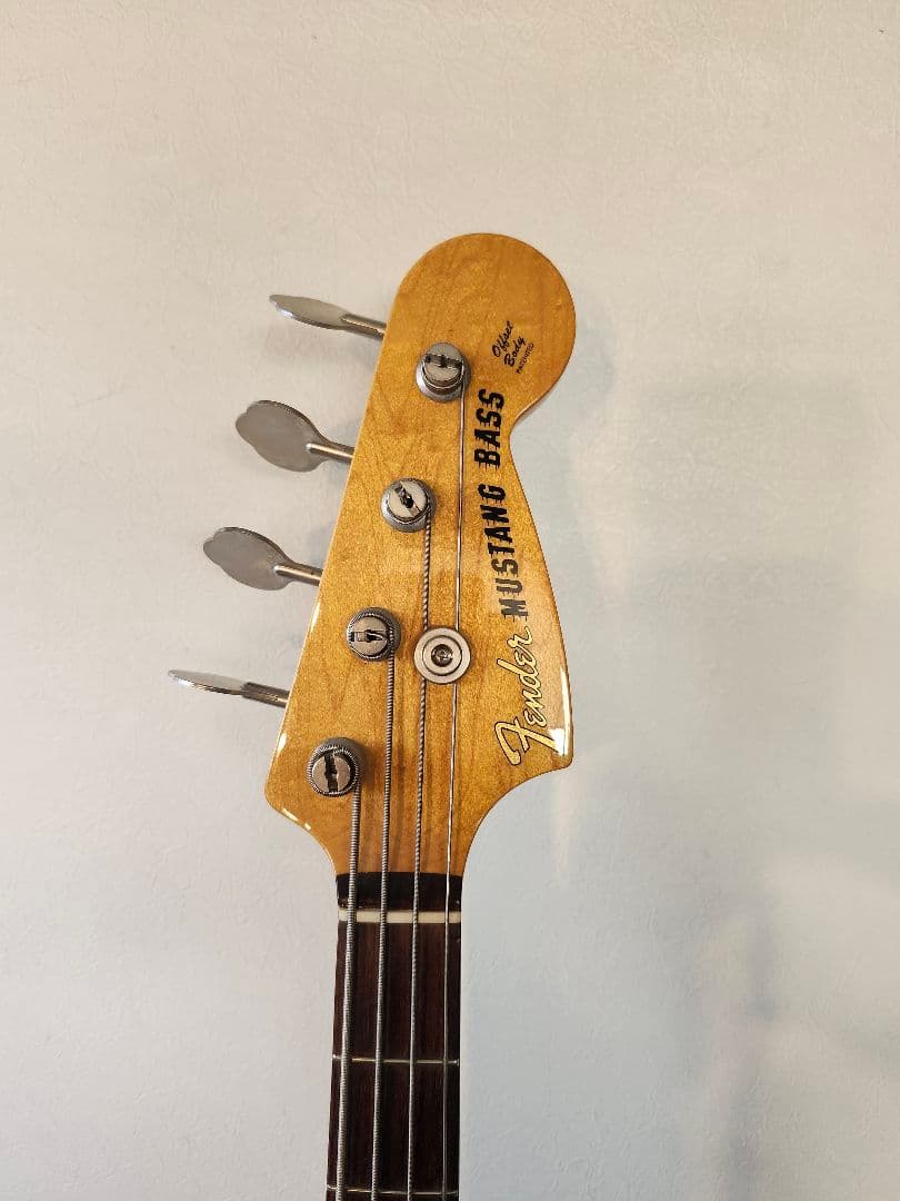 Fender Mustang Bass レッド 美品。